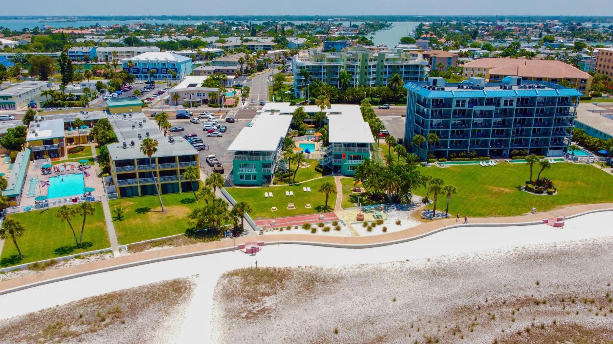 Tropic Terrace #41 - Beachfront Resort St. Pete Beach Buitenkant foto